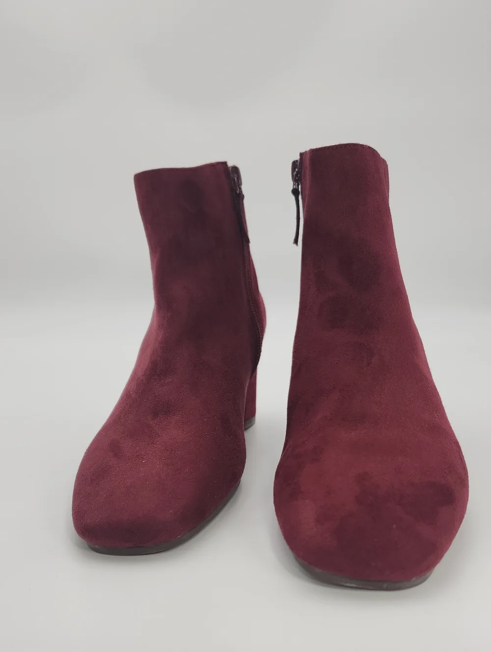 Violet & Red Dahlia Burgundy Suede Textured Metallic Block Heel Boots Size 7.5